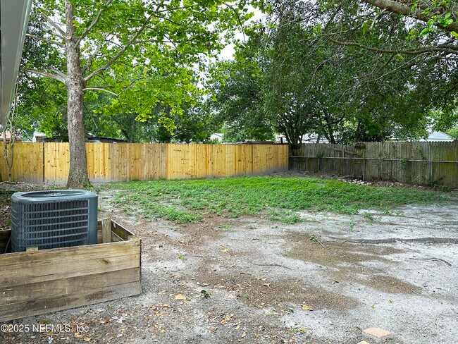 10833 Liscard Rd S 10833 Liscard - 10833 Liscard Rd S Jacksonville Fl Building Photo 