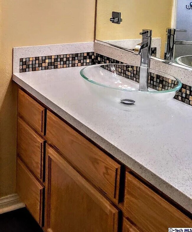 Building Photo - 8523 Barberry Ave