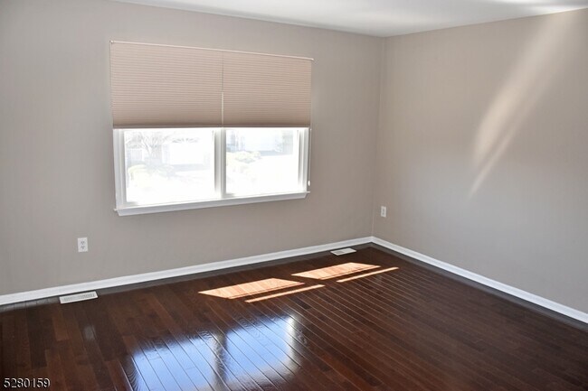 Building Photo - 125 Springhill Dr