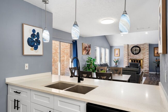 Building Photo - 12805 Westpark Dr