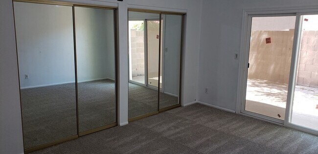 Building Photo - Trails at Scottsdale! Updated patio home with multiple patios