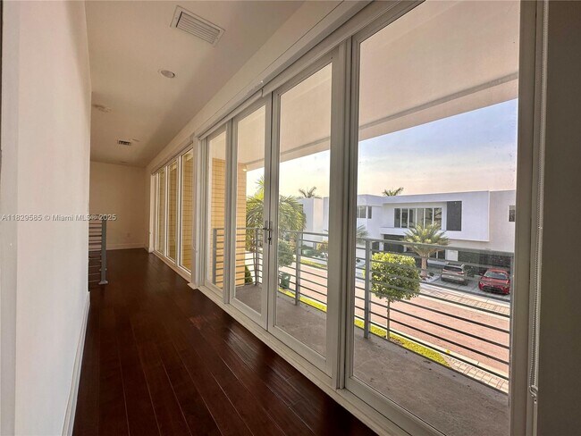 Building Photo - 10258 NW 74th Terrace