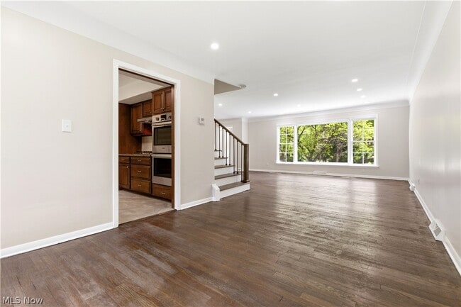 Building Photo - 2056 Laurel Hill Dr