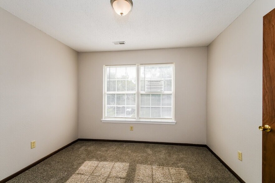 Building Photo - 1247 Country Ridge Ln