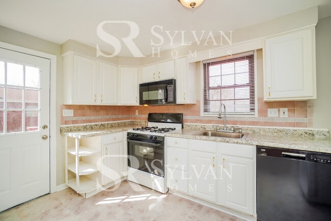 Building Photo - The Lifestyle You Deserve.