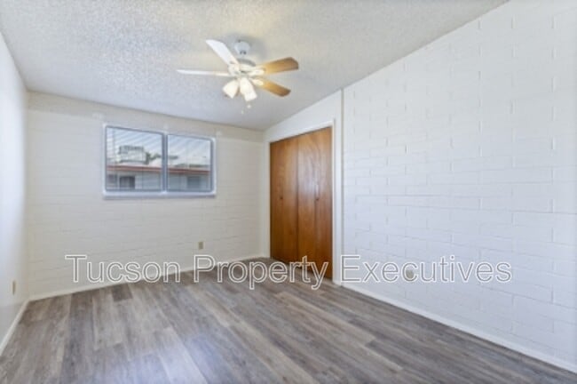 Building Photo - 4246 E Pima St