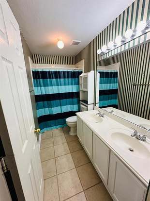 Building Photo - 17014 Sandestine Dr