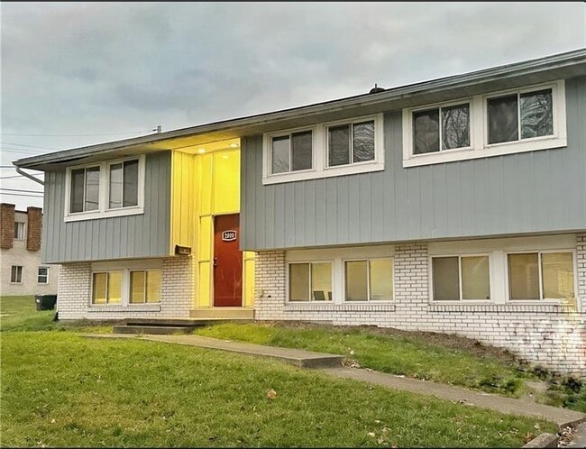 Building Photo - 2000 McMinn St