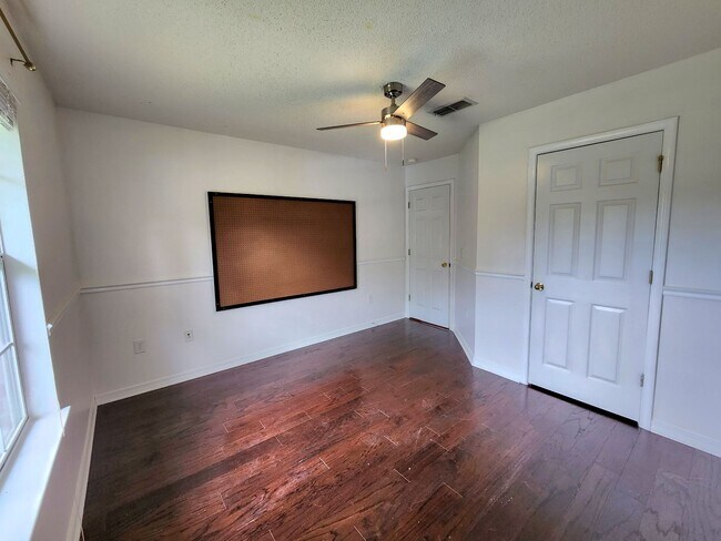 Building Photo - 4772 La Casa Cir