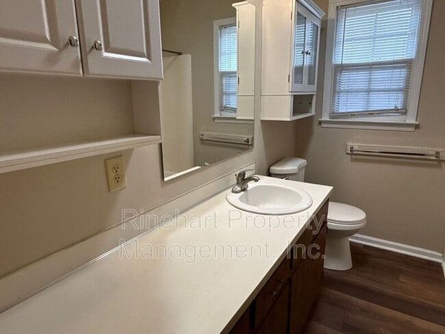 Building Photo - 1141 Eisenhower Rd