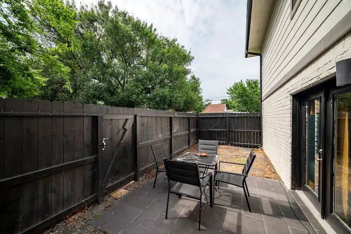 Building Photo - 9130 Vogue Ln