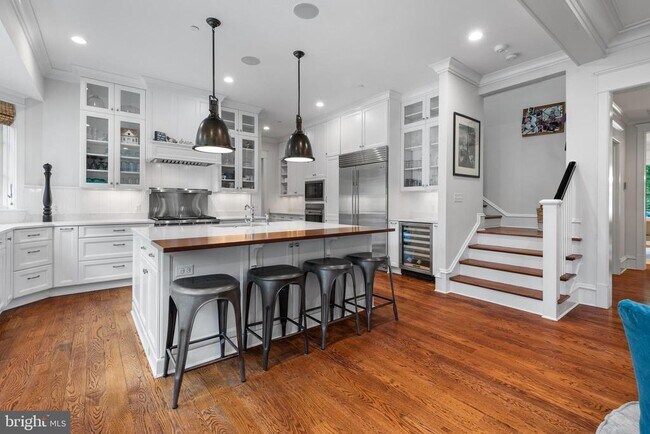 Building Photo - 5600 Brite Dr