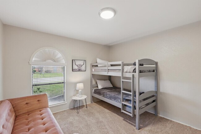 Building Photo - 3454 Livingston Ln