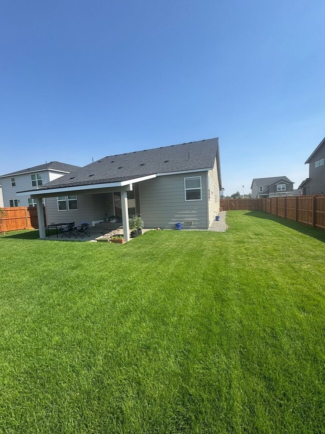 Building Photo - Immaculate Single-Story in the Ridgeview Neighborhood
