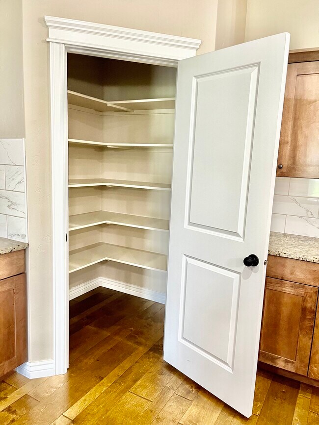 Building Photo - Silver Lining