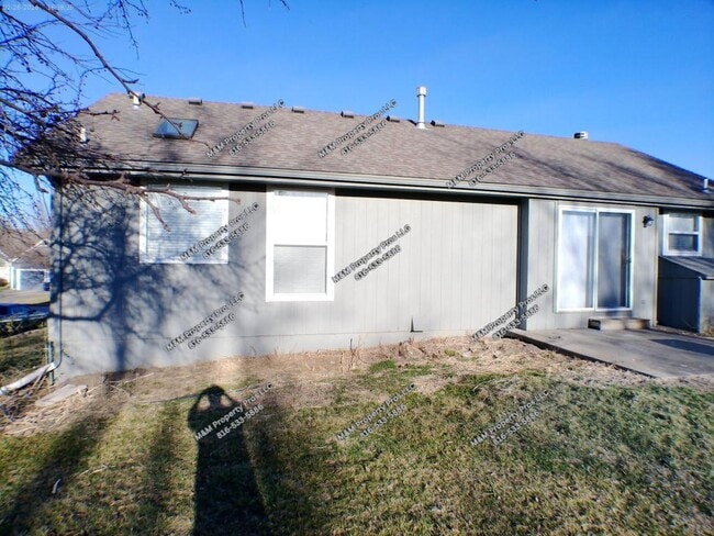 Building Photo - 7024 N Winchester Ave