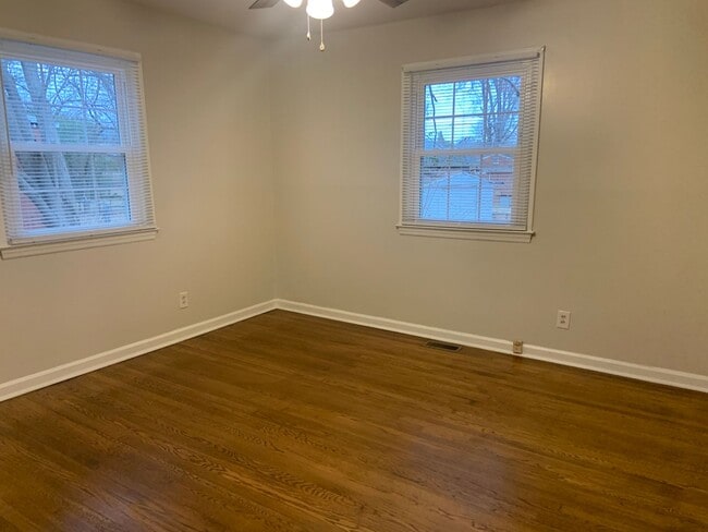 Building Photo - Renovated 3 Bedroom across from Golden Gat...