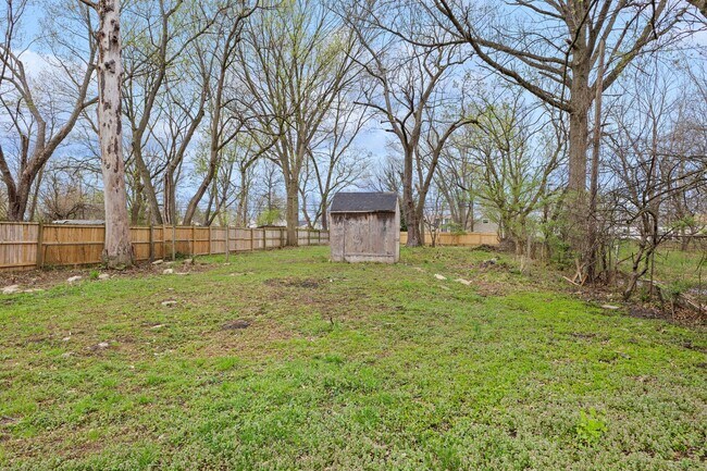 Building Photo - Newly Renovated 3-Bed Gem with Massive Yard – Modern Columbus Living!