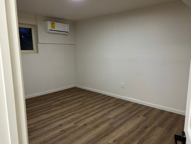 Building Photo - 301X Dupont Ave