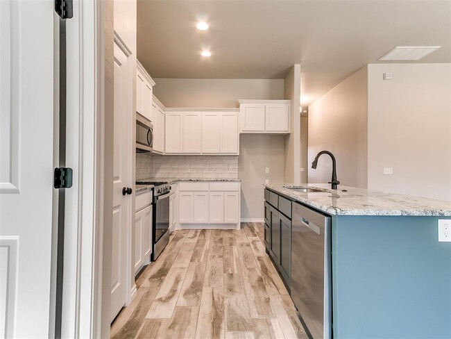 Building Photo - 12200 Rockbed Dr