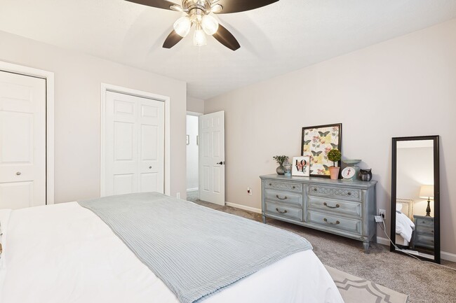 Building Photo - Move In Ready 4 Bedroom House in Yorktown!