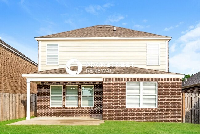 Building Photo - 560 Reading Ln