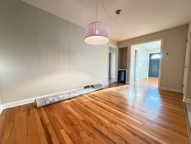 Building Photo - The 3 Bedroom In St. Matthews You've Been Looking For!