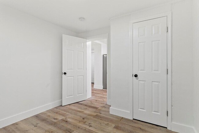 Building Photo - 3169 Westover Dr