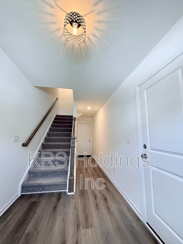 Building Photo - 849 Parc Townes Dr