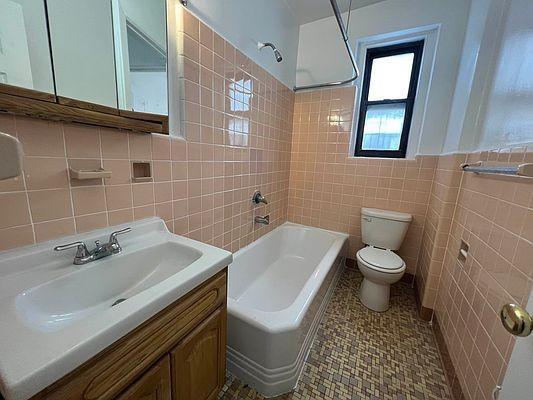 Building Photo - 1 bedroom in BRONX NY 10451