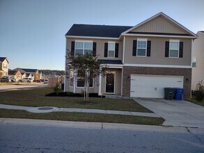 Building Photo - Fabulous Four Bedroom Home in Southeast Columbia!
