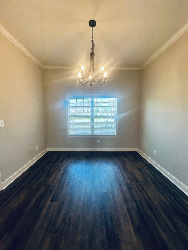 Building Photo - 104 Chatham Ct