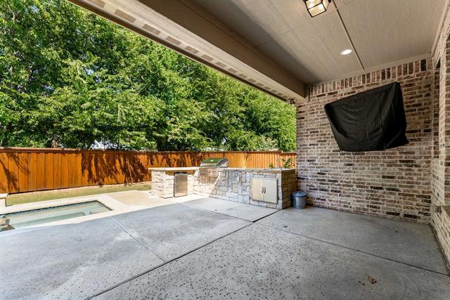 Building Photo - 2605 Greenlawn Dr