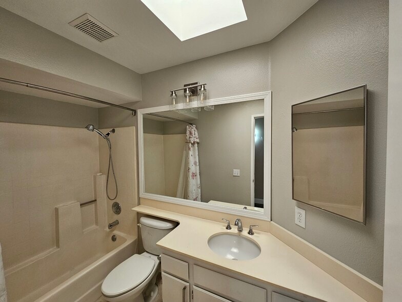 Building Photo - 12566 Salmon River Rd