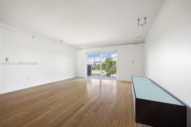 Building Photo - 947 Lenox Ave.