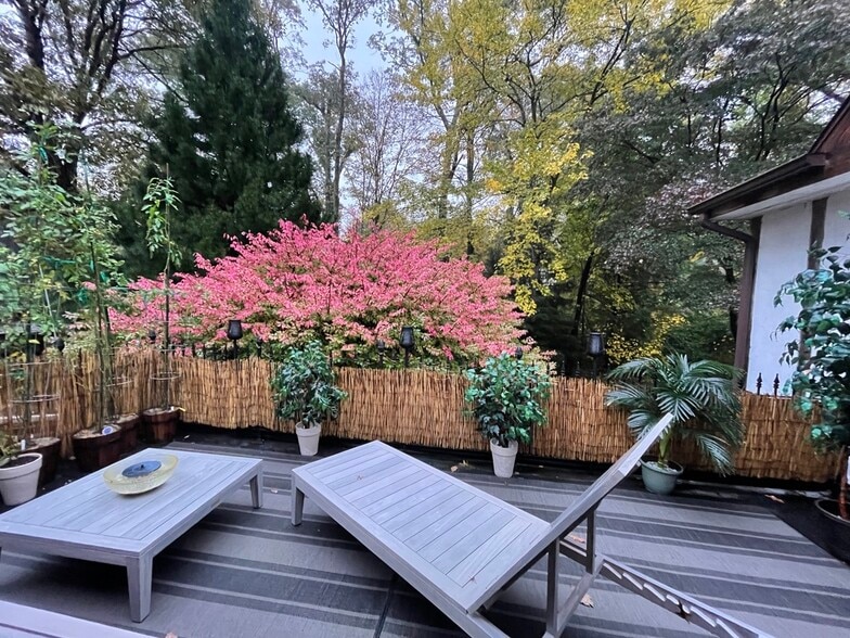 Building Photo - 16 Crooked Mile Rd