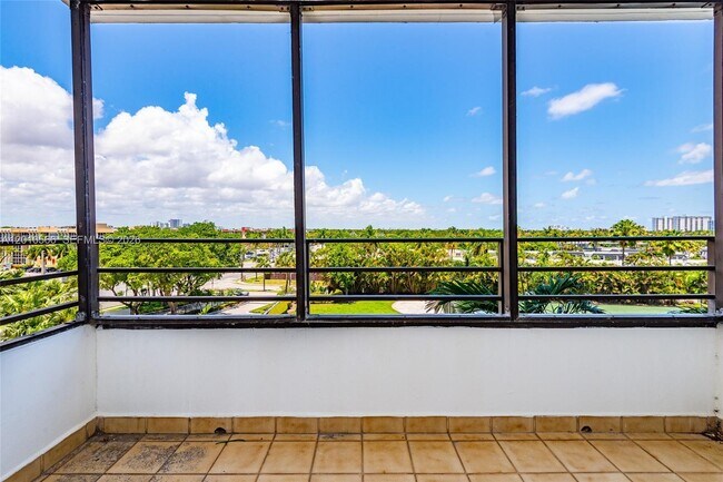 Building Photo - 600 Three Islands Boulevard