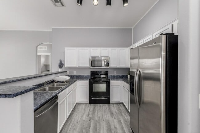 Building Photo - 1350 S Greenfield Rd