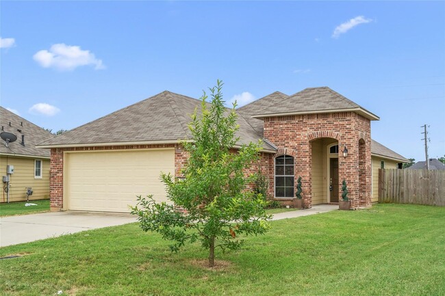 Primary Photo - 419 Jordan Dr