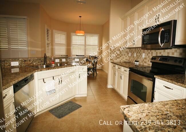 Building Photo - 11070 Esteban Dr
