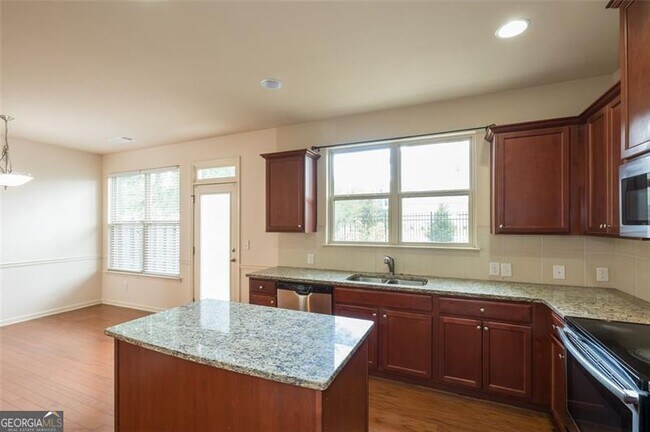 Building Photo - 1555 Creek Bend Ln NW