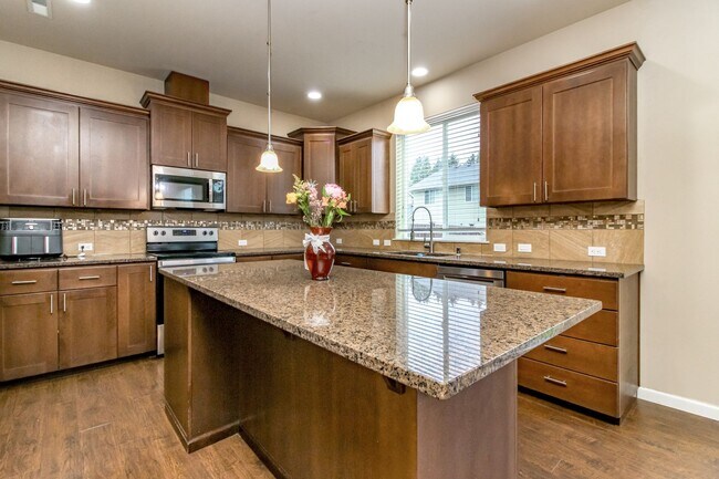 Building Photo - Beautiful Home in Highly Sought After Yelm...