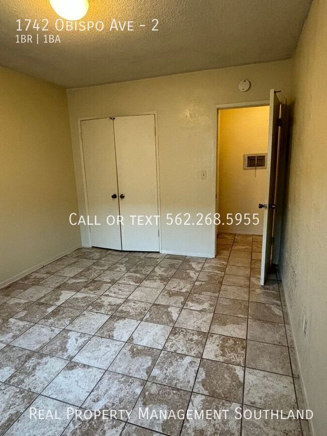 Building Photo - Spacious 1 BD + 1 Bath in gated building i...