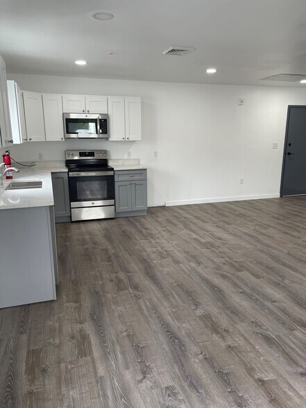 Building Photo - 4822 Kutztown Rd