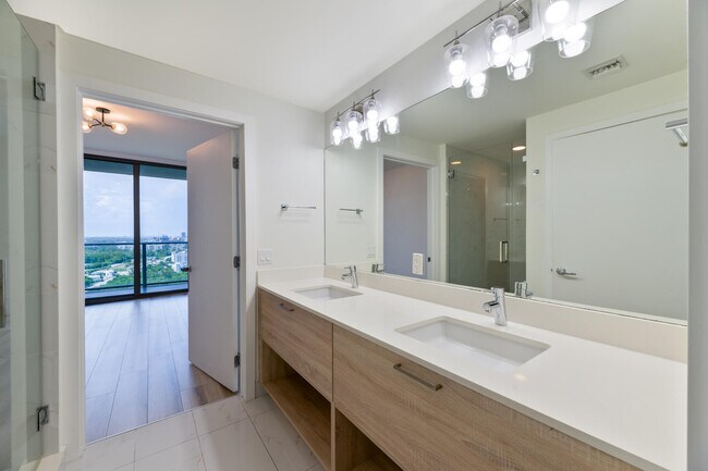 Building Photo - 16385 Biscayne Blvd