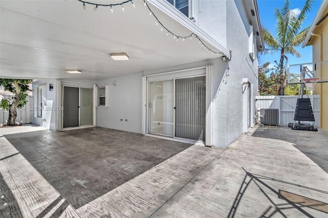 Building Photo - 300 SW 100th Ave