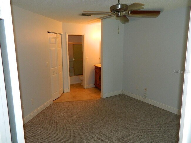 Building Photo - 2593 Grassy Point Dr