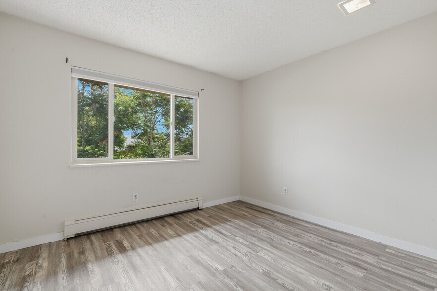 2nd Bedroom - 555 28 1/2 Rd