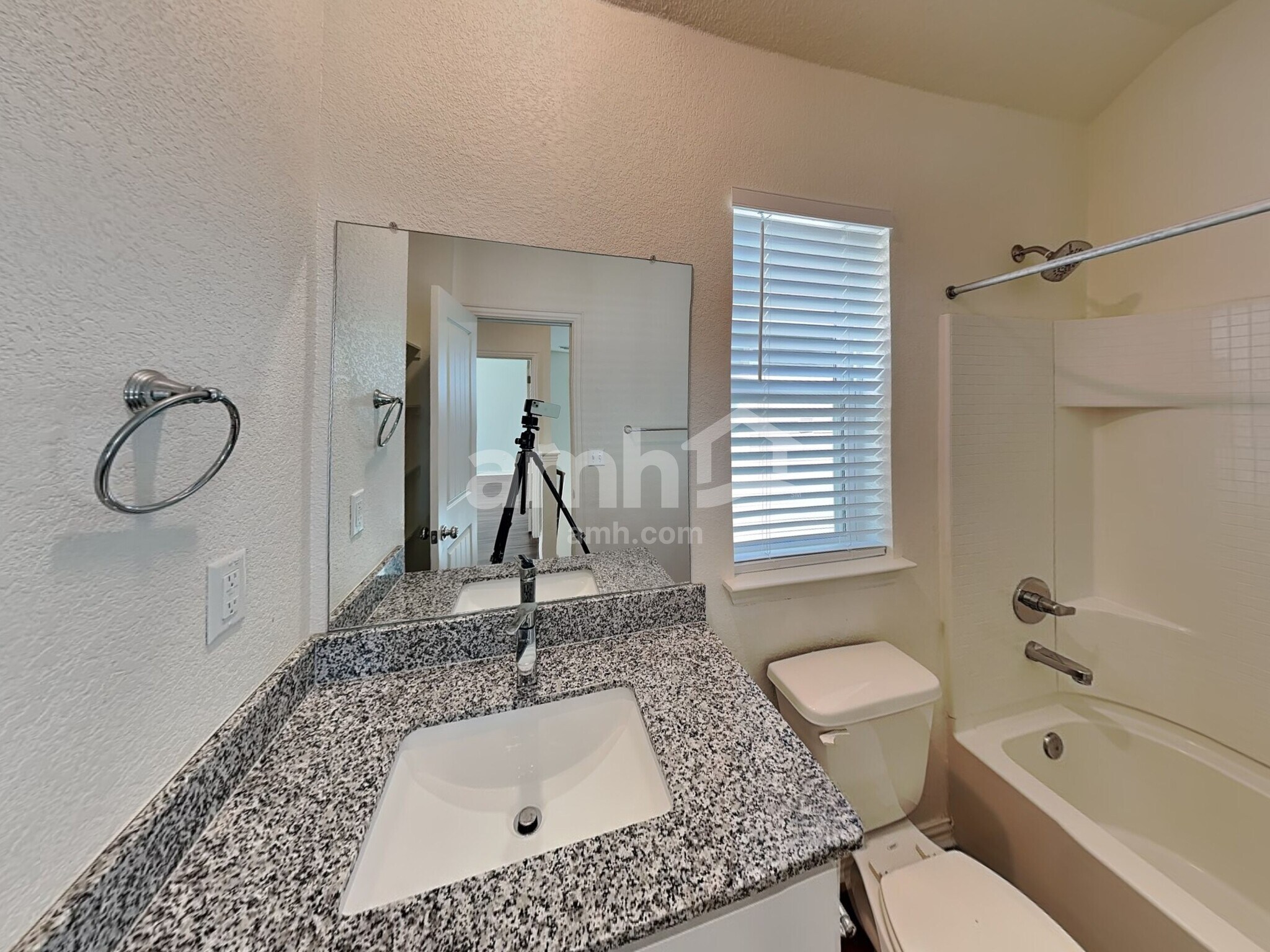 Building Photo - 2708 Geronimo Creek