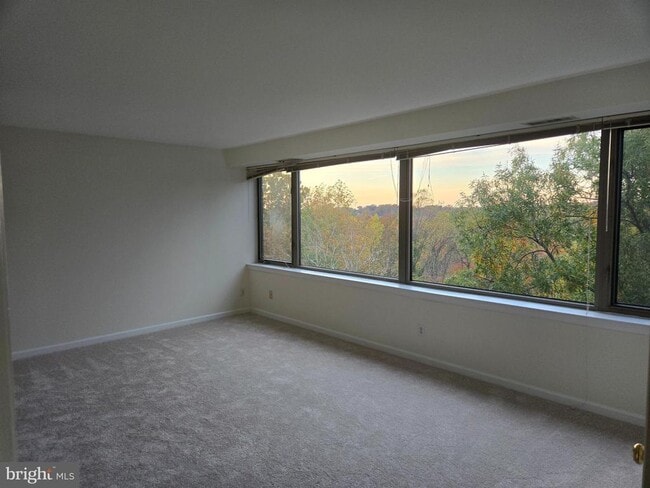 Building Photo - 5450 Whitley Park Terrace